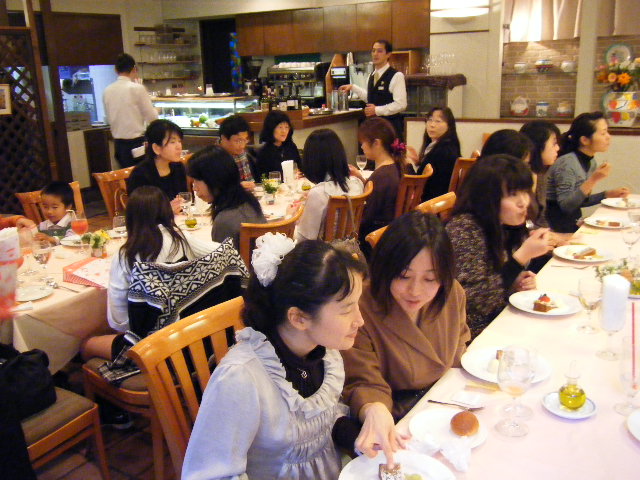 国立校のパーティ_b0077451_22113253.jpg