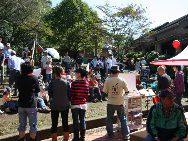 10月11-12日 上郷・森の家 【えほんをよむ】_f0197045_13322286.jpg