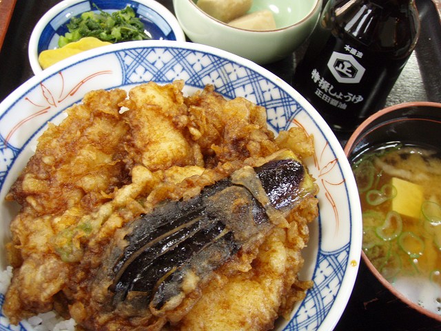 天ぷら栄の「なまず天丼」 (館林市仲町)  【閉店】_b0004675_2038852.jpg