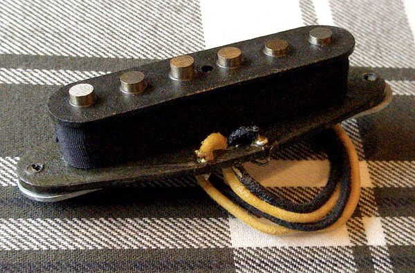 U.S.A.は「Budz Guitars」の「ST P-90 (試作品)」。_e0053731_21534999.jpg