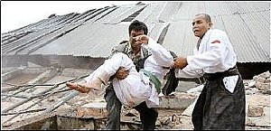 インドネシア地震の義援金_f0019563_11561286.jpg