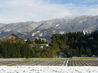 １２月１５日（火）　東山が白くなりました_e0021668_19453726.jpg