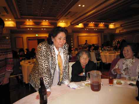 商工会女性部忘年会_e0109554_1032235.jpg