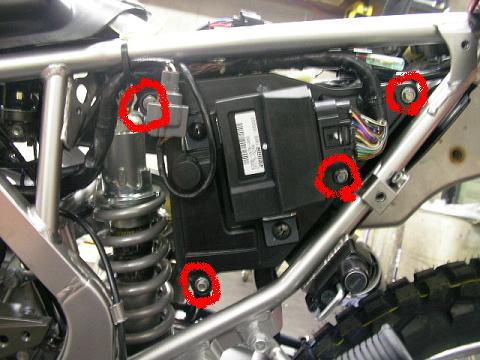 KLX125 到着＆分解＆試乗インプレ！！ : ピットクルー 『和田