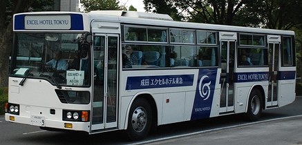 成田のエアロスターM 3扉車_e0030537_23434858.jpg