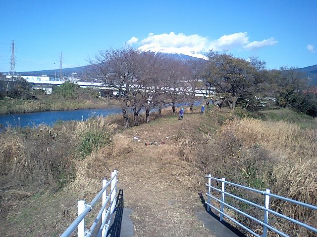 「春のお花見ウォーク」に向けた沼川、滝川の遊歩道整備_f0141310_23135059.jpg