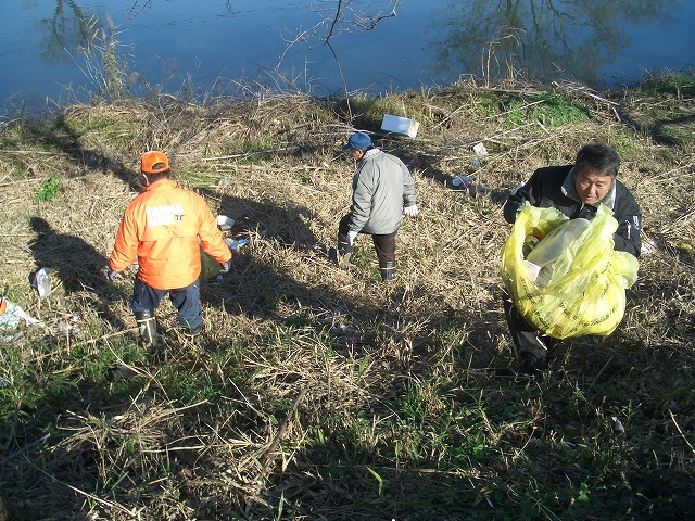 「春のお花見ウォーク」に向けた沼川、滝川の遊歩道整備_f0141310_2317180.jpg