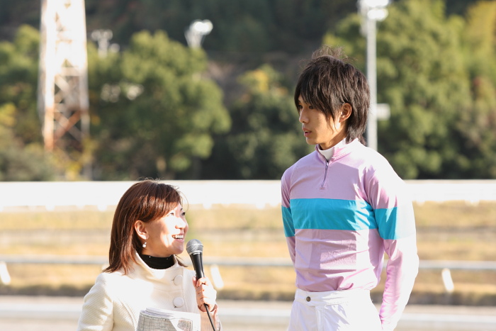 2009年12月7日（月） 高知競馬 4R JRA交流 龍馬盃 B以下選抜馬 表彰式_a0077663_147206.jpg