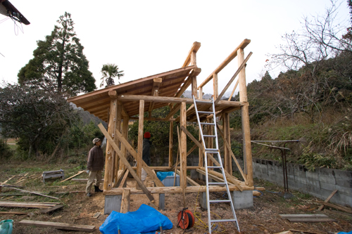 ひだまり 丸太小屋建設記その7 棟上げ2。_a0096313_16583770.jpg