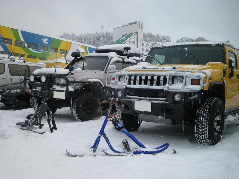 大雪警報の真っ只中、今シーズン初スノースクート！_a0048323_165851.jpg