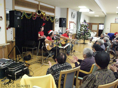 三川町・特別養護老人ホーム『なの花荘』のクリスマス会にて、『ぽけっとライブ』の巻♪_f0078014_21484015.jpg