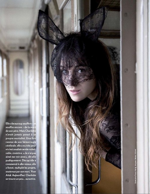 Charlotte Gainsbourg - Paris Match 3159 - 3 Dec._b0172008_21595120.jpg