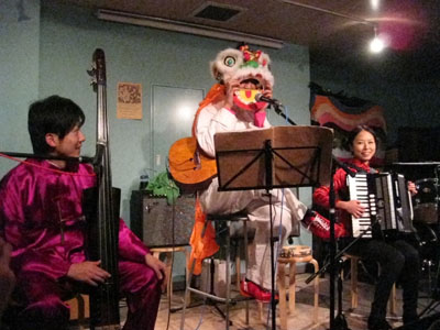 年の背_b0102637_4164338.jpg