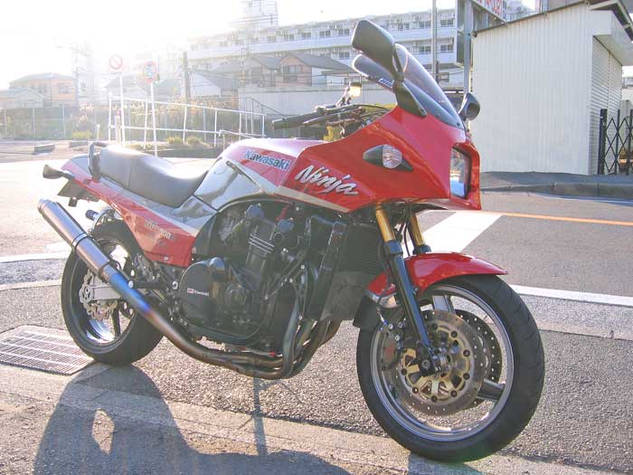 激変したGPZ900Rニンジャ！！_f0174721_22303018.jpg