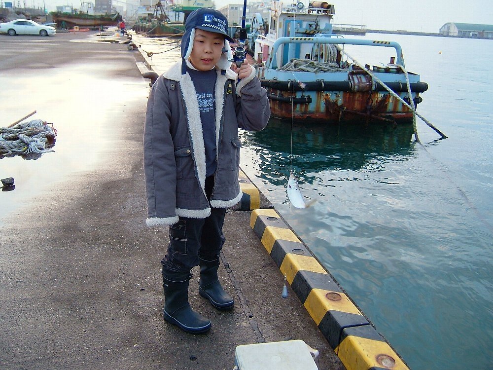 赤灯台と親子釣り!_e0065084_18483898.jpg