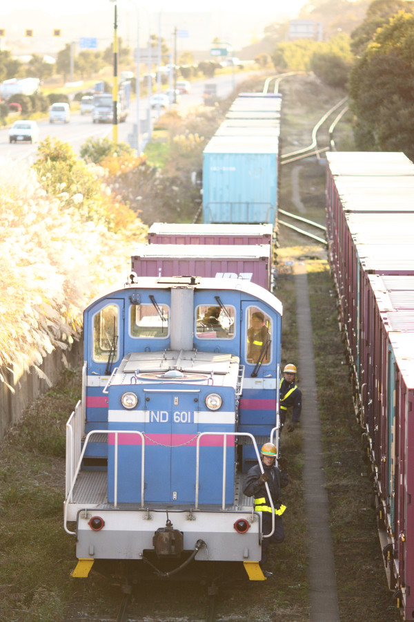 2009 12 16 名古屋臨海鉄道 ND601 312レ_e0132794_0155883.jpg