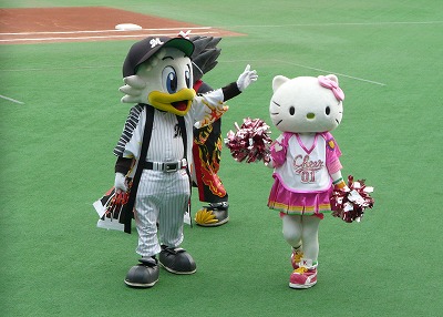 手渡しのキャッチボール_b0166128_1439479.jpg