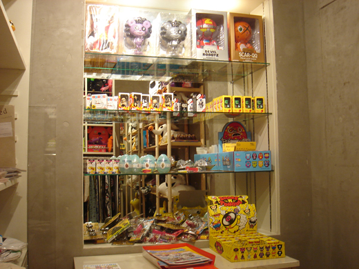 「 FEWMANY OUTLET 」開催中!!_f0010033_17264265.jpg