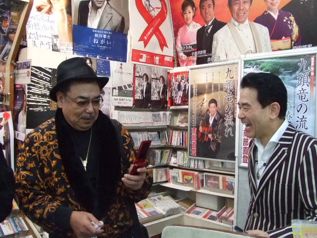 福井放送へ行ってきました。_e0119092_1446389.jpg