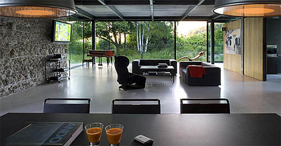 modern glass house_e0179927_12323219.jpg