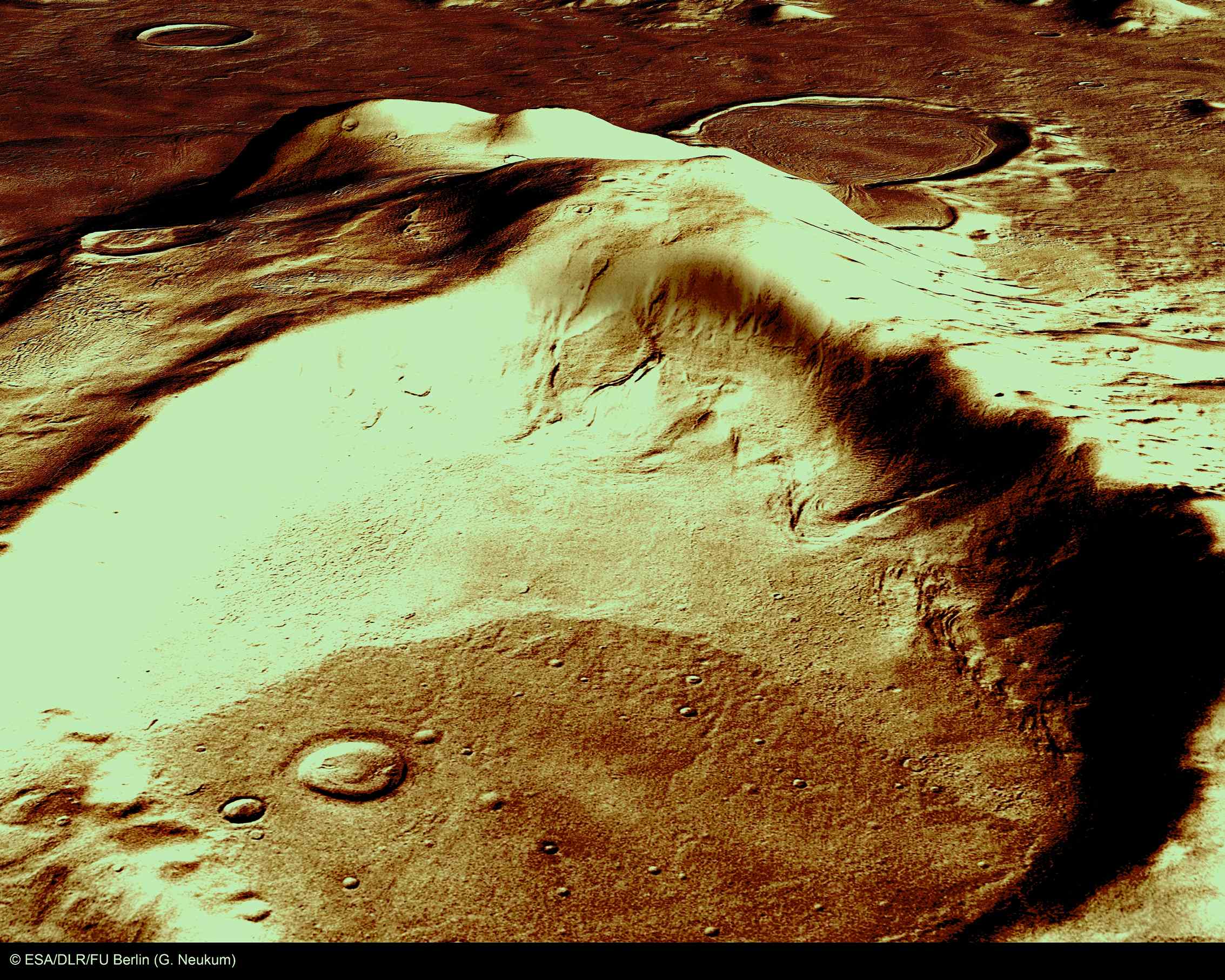火星の遺跡:アワーグラス(砂時計)クレーター、サクラホッセ_e0171614_10233399.jpg