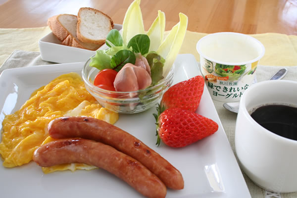 ♪新鮮　発芽野菜通信『いち(１)ご(５)世代の日』♪_d0063218_1425573.jpg