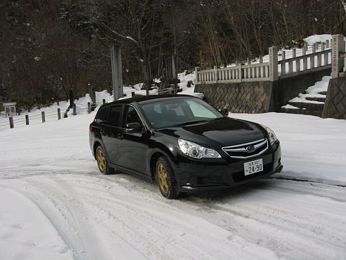 歴史に残る2009年をBR9レガシィの冬季テストで締める!_f0076731_17323663.jpg