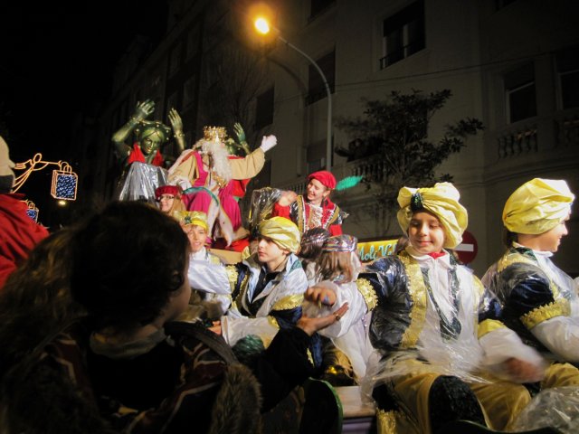 三賢人のパレード  Las cabargatas de los Reyes Magos　_b0064411_6111277.jpg