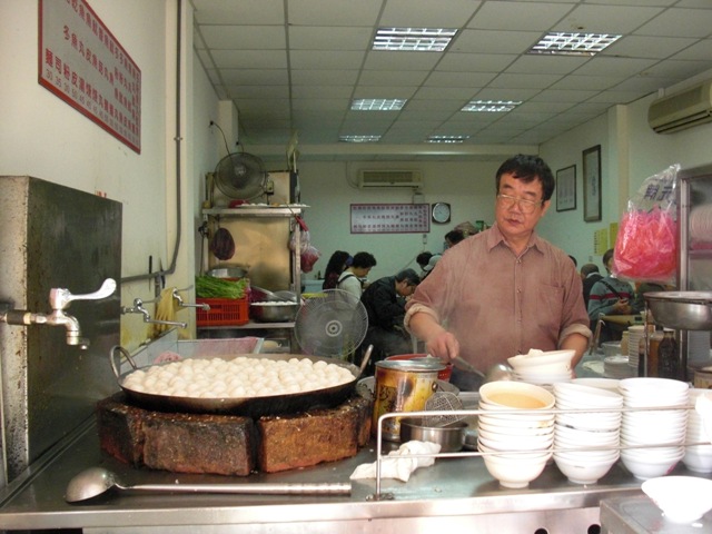 佳興魚丸店!新純香!春水堂!_c0135971_2273872.jpg