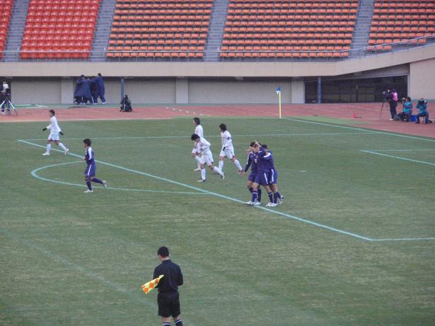 ２０１０－０１　大学サッカー選手権男女決勝_e0006700_0283357.jpg