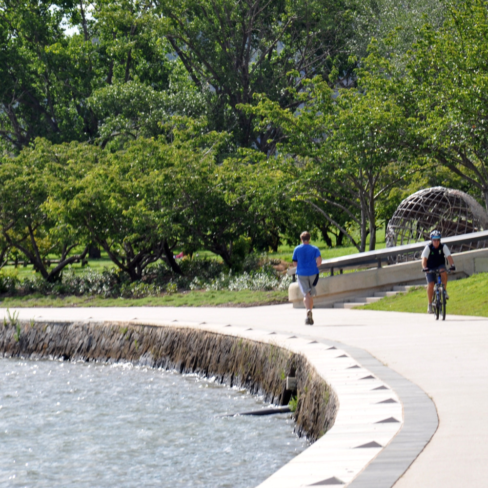 Lake Burley Griffin （バーリー・グリフィン湖 ）_e0196509_20471371.jpg