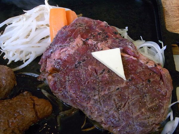 ”ほわほわ”のハンバーグに柔らかいステーキ。和牛肉が旨い！　足立区　荒川亭_b0098884_2247910.jpg