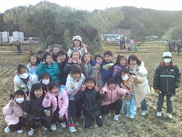 酉小屋の前夜祭、子どもたちが元気_e0068696_18342974.jpg