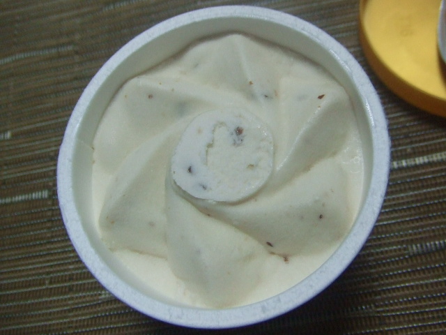 カロリーコントロールアイス ラムレーズン_f0076001_22251365.jpg