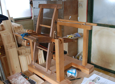 木の椅子工房を訪ねる_a0026093_22591112.jpg