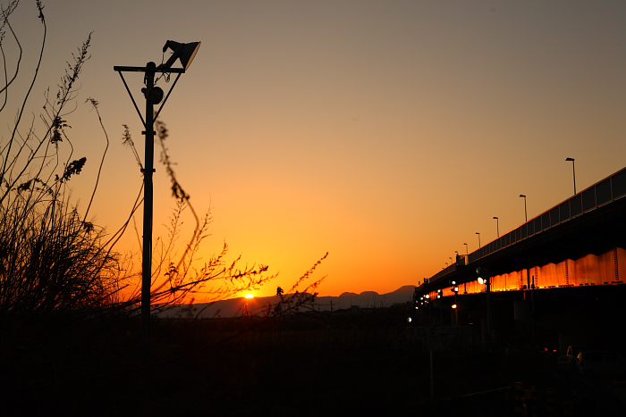 柳島の夕陽。_e0139093_1935754.jpg