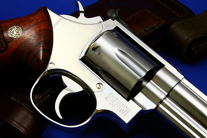 あぁ、珍しや!　Smith & Wesson 社謹製　ショルダーホルスター_e0162444_0115388.jpg