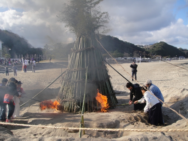 「新春里海祭り2010」 in 「とんど焼き&ヤキイモ」_c0108460_20512487.jpg
