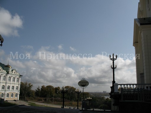 秋のハバロフスク　スパソ・プレオブラジェンスキー聖堂の広場_a0094770_21231224.jpg