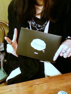 はいはーい♪_e0170671_1203372.jpg