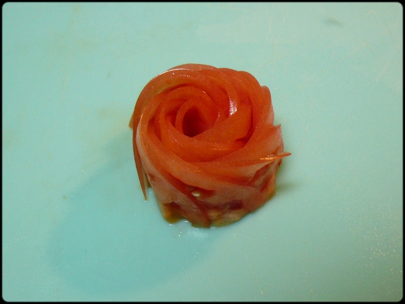 飾り切り トマト の 花 魚と野菜と私と和ノ香 飾り切り トマト の 花 魚と野菜と私と和ノ香