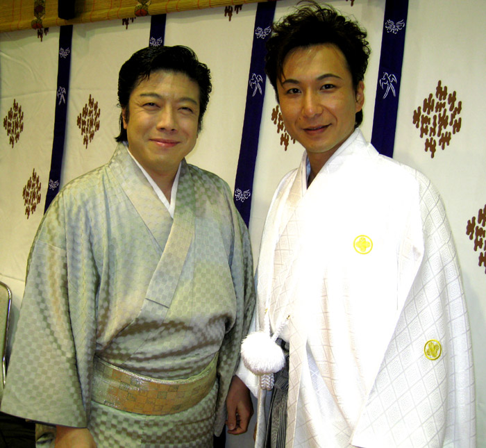 お初天神・新春歌う王冠_b0083801_1243124.jpg