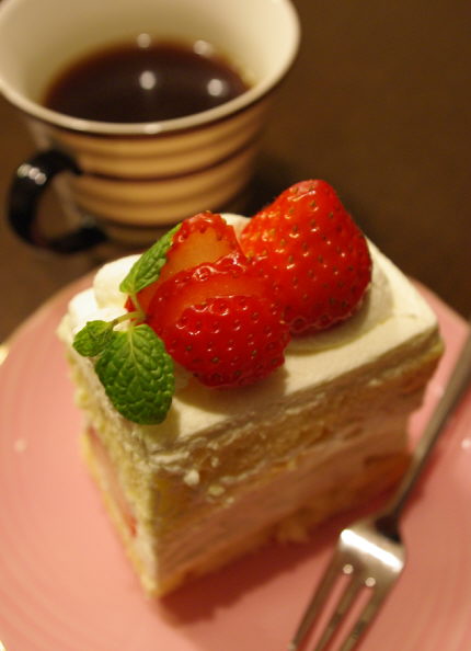 苺のショートケーキでHappy Birthday37歳！_f0168317_052836.jpg
