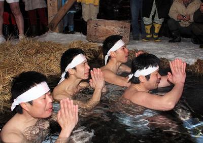 裸押し合大祭委員会_b0092684_11273132.jpg