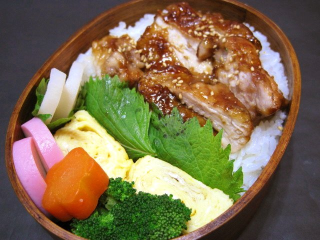 照り焼き乗っけ弁_a0008185_85854.jpg