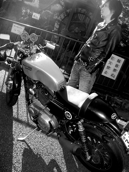 ウエノ コウジ & Harley-Davidson XL1200S(20091207)_f0203027_1122930.jpg