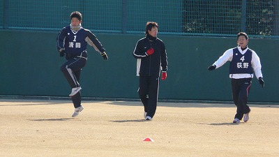 1月14日 新人合同自主トレ_b0166128_9134874.jpg