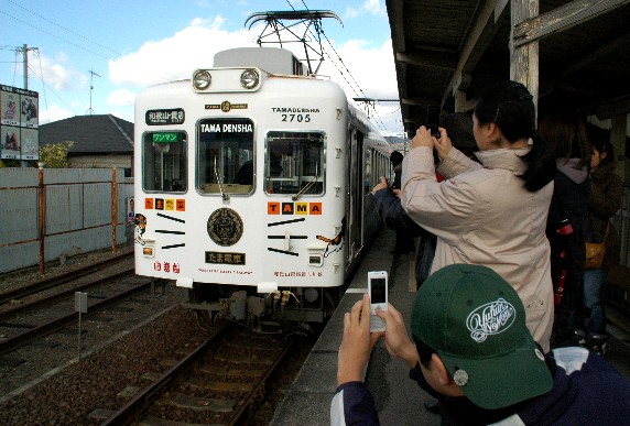 　　たま駅長とたま電車_b0093754_0225736.jpg