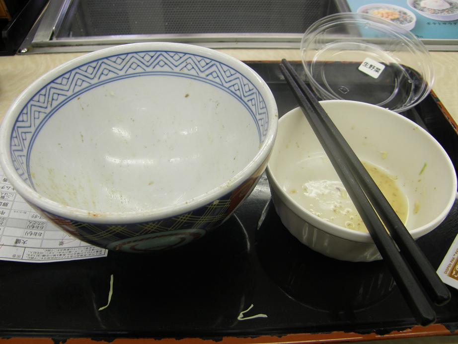 吉野家の牛丼　　　１７６号線豊中店_c0118393_98523.jpg