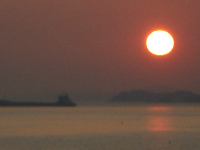 瀬戸内海の夕陽_b0165336_1729153.jpg